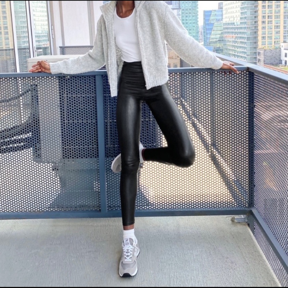 Aritzia Cropped Wilfred Free Daria Pant XXS Black